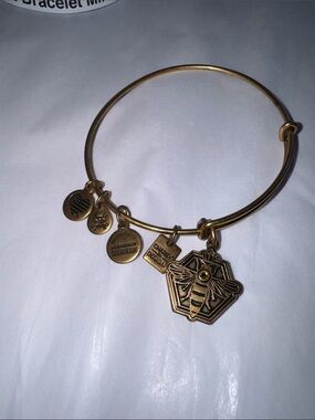 Alex and Ani Queen Bee Charity by Design Bangle Rafaelian Gold 2017 Retired